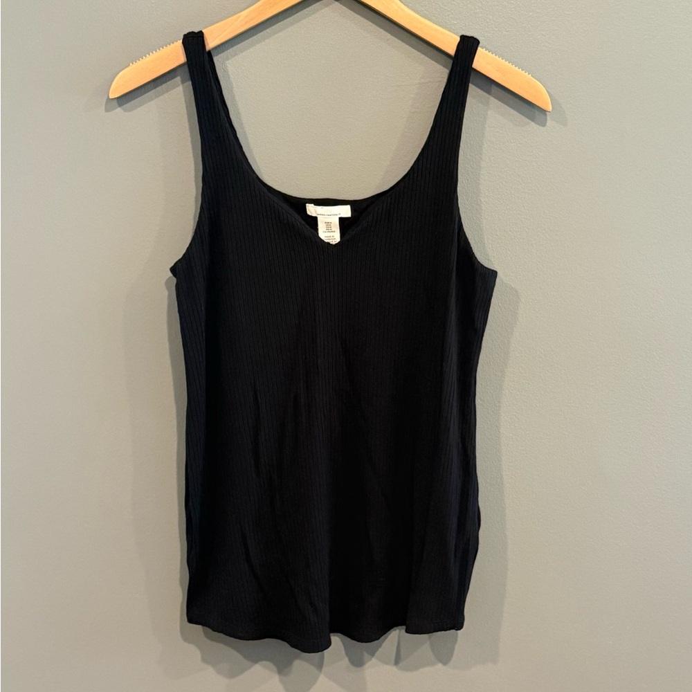 *GENTLY WORN* Women's H&M Maternity Black V-Neck Fitted Tank